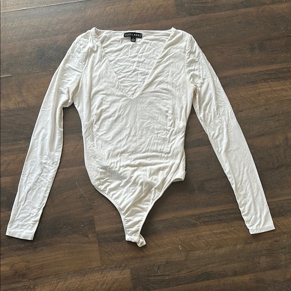 JLUXLABEL Tops - White v-neck long sleeve bodysuit